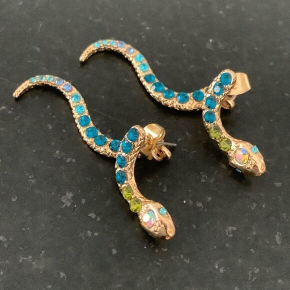 Pavé Crystal Cobra Snake Swivel Front & Back Linear Earrings Tail Unisex NEW - Picture 1 of 9